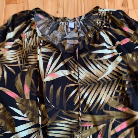 2/$25 Old Navy Tropical Print Peasant shirt (NWT) - Picture 5 of 6